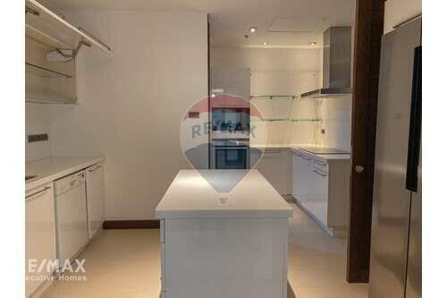 Spacious 3 Bed Condo for Rent near BTS Phrom Phong - BTS Thonglor