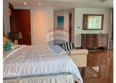 Spacious 3 Bed Condo for Rent near BTS Phrom Phong - BTS Thonglor