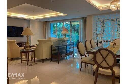 Spacious 3 Bed Condo for Rent near BTS Phrom Phong - BTS Thonglor