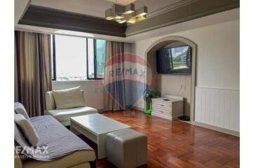 Pet-Friendly 2 Bed Condo for Rent near BTS Thonglor