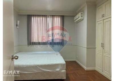Pet-Friendly 2 Bed Condo for Rent near BTS Thonglor