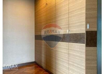 Modern 2 Bed Condo for Rent Just Steps from BTS Ekkamai