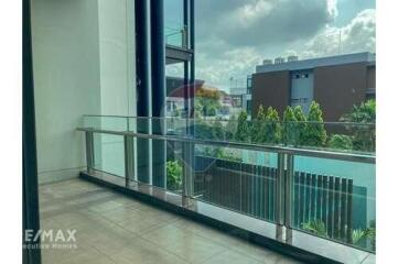 Modern 2 Bed Condo for Rent Just Steps from BTS Ekkamai