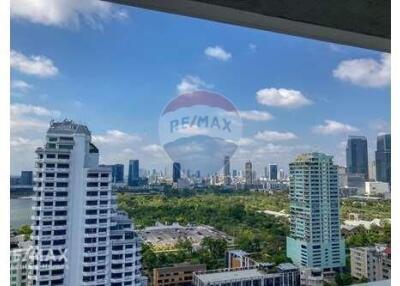 Spacious 2 Bed Condo for Sale near BTS Asoke with Benchakitti Park Views