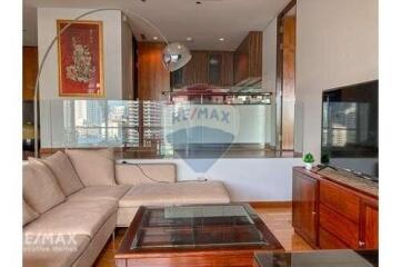 2 Bed Condo with Lakeside Views near BTS Asoke and Benjakitti Park