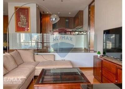 2 Bed Condo with Lakeside Views near BTS Asoke and Benjakitti Park