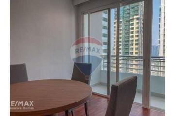 Spacious 4 Bed Condo for Rent with Pet-Friendly Amenities near BTS Phrom Phong on Sukhumvit Road