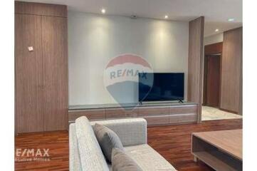 Spacious 4 Bed Condo for Rent with Pet-Friendly Amenities near BTS Phrom Phong on Sukhumvit Road