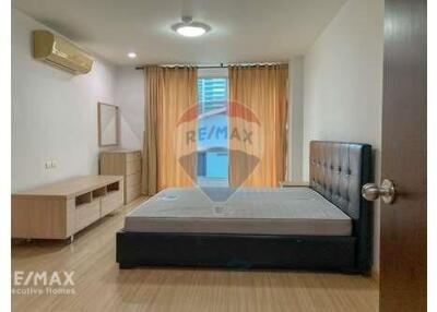 Pet-friendly 2 Bedroom Condo for Rent near BTS Asoke Sukhumvit