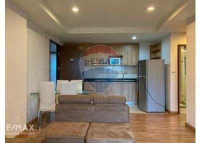 Pet-friendly 2 Bedroom Condo for Rent near BTS Asoke Sukhumvit