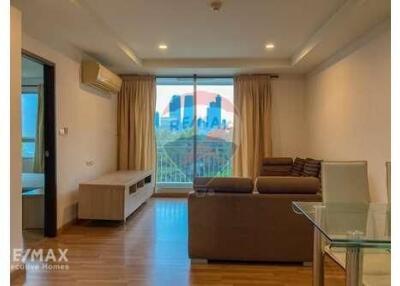 Pet-friendly 2 Bedroom Condo for Rent near BTS Asoke Sukhumvit