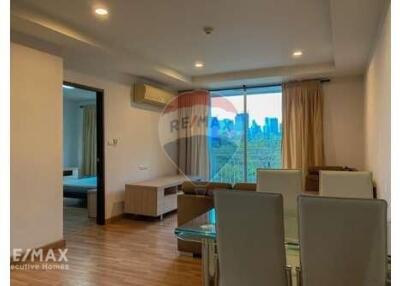 Pet-friendly 2 Bedroom Condo for Rent near BTS Asoke Sukhumvit