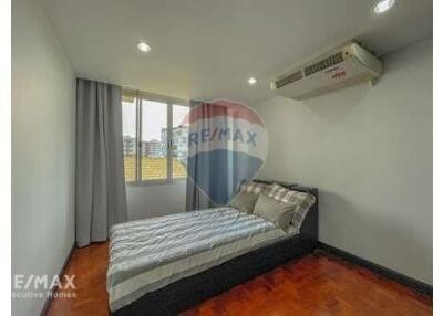 Pet Friendly 2 Bed Condo for Rent near BTS Thonglor Sukhumvit