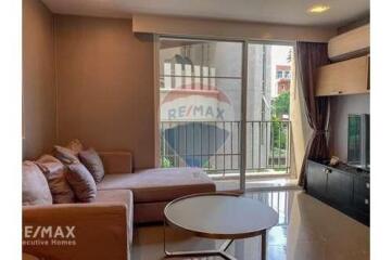 Pet Friendly 2 Bed Condo for Rent near BTS Ekkamai, Sukhumvit