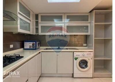 Pet Friendly 2 Bed Condo for Rent near BTS Ekkamai, Sukhumvit