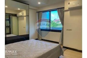 Pet Friendly 2 Bed Condo for Rent near BTS Ekkamai, Sukhumvit