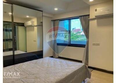 Pet Friendly 2 Bed Condo for Rent near BTS Ekkamai, Sukhumvit