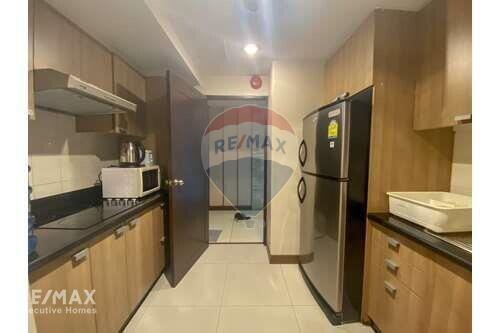 2 Bed Condo for Rent at NIST Sukhumvit 15, BTS Asoke - 13 Mins Walk to BTS Saphan Khwai