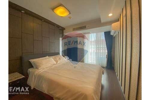 2 Bed Condo for Rent at NIST Sukhumvit 15, BTS Asoke - 13 Mins Walk to BTS Saphan Khwai