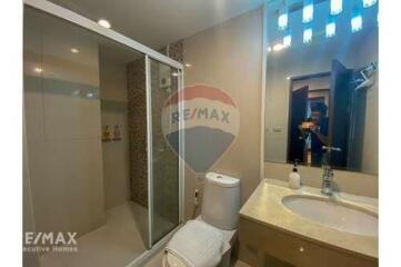 2 Bed Condo for Rent at NIST Sukhumvit 15, BTS Asoke - 13 Mins Walk to BTS Saphan Khwai