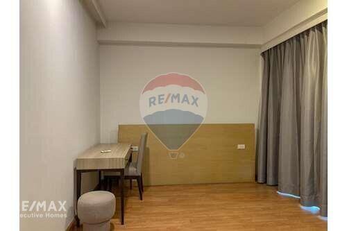 Spacious 3 Bed Condo for Rent near BTS Plonchit on Phetchaburi Road