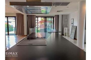 Spacious 3 Bed Condo for Rent near BTS Plonchit on Phetchaburi Road