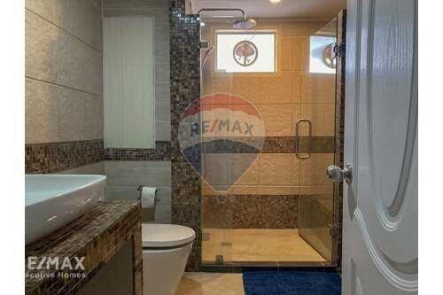 Pet Friendly 3-Bed Condo for Rent Near BTS Phrompong, Sukhumvit 39