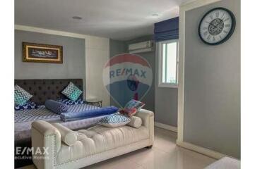 Pet Friendly 3-Bed Condo for Rent Near BTS Phrompong, Sukhumvit 39