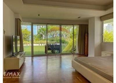 Pet Friendly 2 Bed Condo for Rent near BTS Asoke and Phrompong on Sukhumvit Road