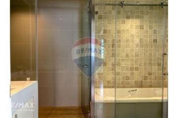 Pet Friendly 2 Bed Condo for Rent near BTS Asoke and Phrompong on Sukhumvit Road