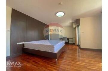 Pet Friendly 2 Bed Condo for Rent near BTS Phrompong and Asoke