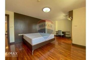 Pet Friendly 2 Bed Condo for Rent near BTS Phrompong and Asoke