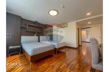 Pet Friendly 2 Bed Condo for Rent near BTS Phrompong and Asoke