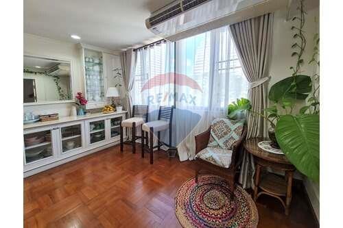 Ready-to-Move-In Condo in Phrom Phong with 3+1 Bedrooms Available