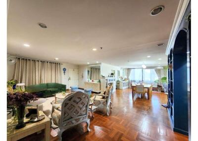 Ready-to-Move-In Condo in Phrom Phong with 3+1 Bedrooms Available