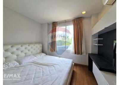 Tranquil 2-Bedroom Condo near BTS Phrom Phong, 14 Mins Walk Away