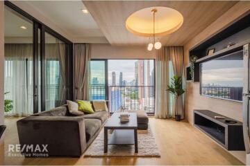 2 Bedroom Condo Steps from BTS Ekkamai