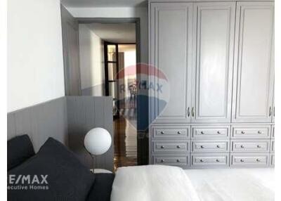 Renovated 2-Bed Condo with Pet-Friendly Amenities  BTS Phrom Phong 17 Mins Walk