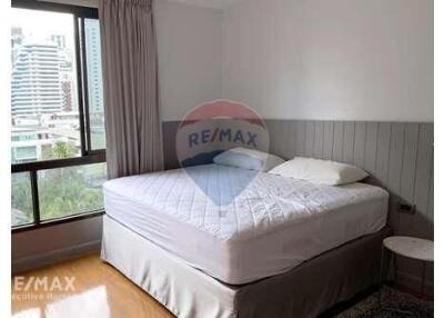 Renovated 2-Bed Condo with Pet-Friendly Amenities  BTS Phrom Phong 17 Mins Walk