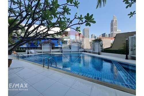 Luxurious 3-Bed Condo in the Heart of Bangkok City Center