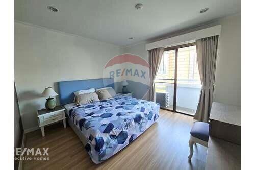 2-Bedroom Condo with Maid