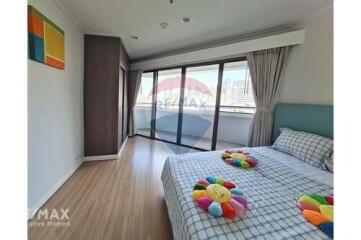 2-Bedroom Condo with Maid