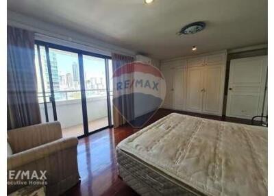 Spacious Condo with Unobstructed View in Prime Sukhumvit Location