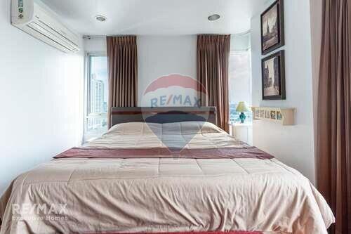 Luxurious 2-Bed Condo with Breathtaking Views, 4 Mins Walk to BTS Phra Khanong