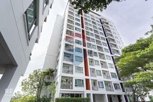 Luxurious 2-Bed Condo with Breathtaking Views, 4 Mins Walk to BTS Phra Khanong