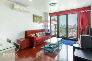 Luxurious 2-Bed Condo with Breathtaking Views, 4 Mins Walk to BTS Phra Khanong