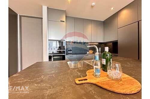 Luxurious 3BR Condo on Sukhumvit Road - Prime Location BTS Thonglor