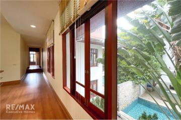 Luxurious 6 Bedroom Detached House with Private Pool in Ekkamai