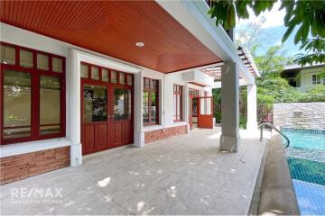 Luxurious 6 Bedroom Detached House with Private Pool in Ekkamai