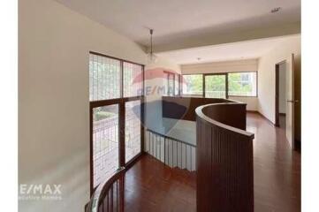 Charming Detached House with Private Pool/Garden near Nana BTS